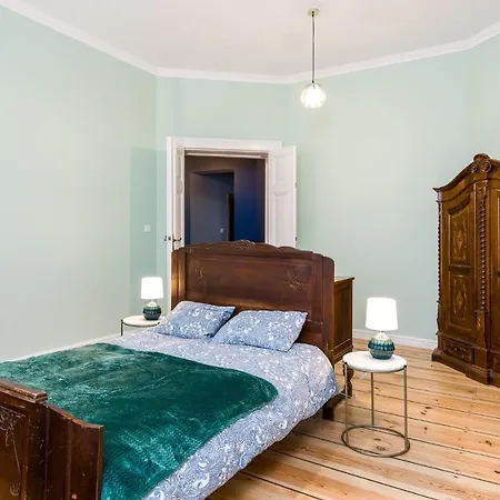 Apartment Apartment Fitzcarraldo With A Bathtub Posen