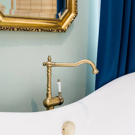 Apartment Fitzcarraldo With A Bathtub Apartment